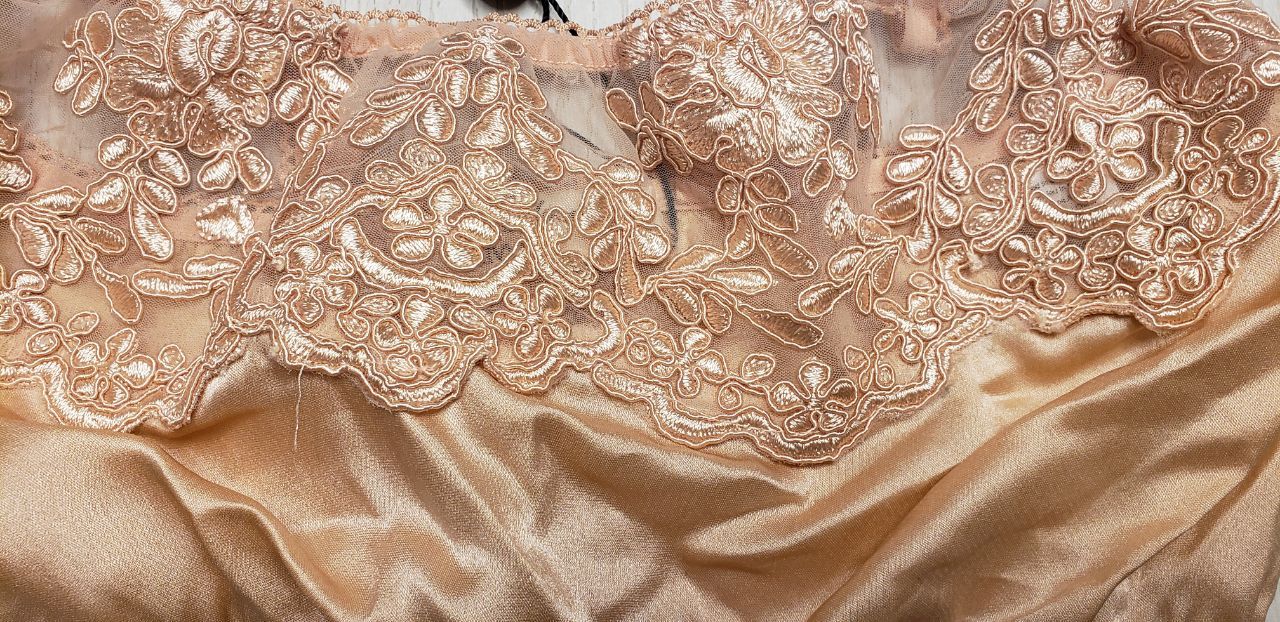 Video review. Haylee top by For Love and Lemons.