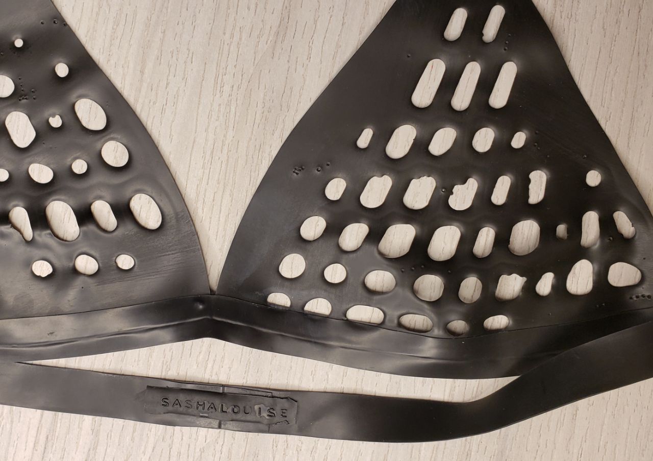 Unboxing video. Sasha Louise latex bra.
